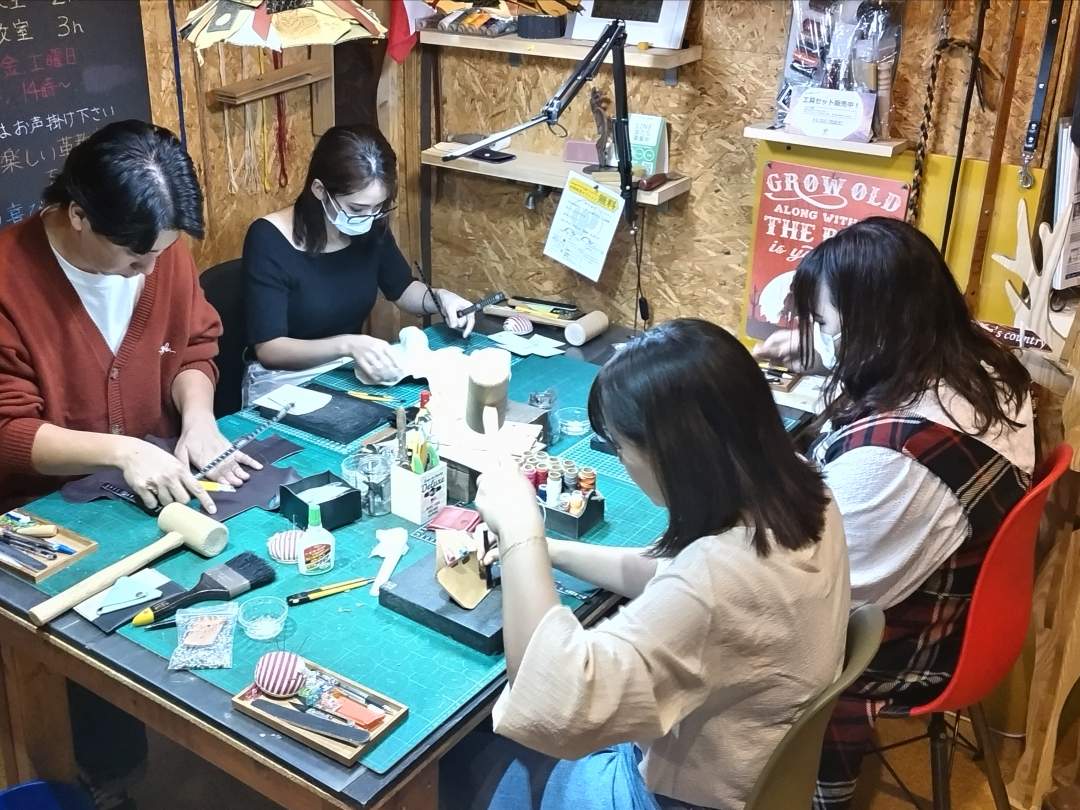 LEATHER工房YANAI革教室