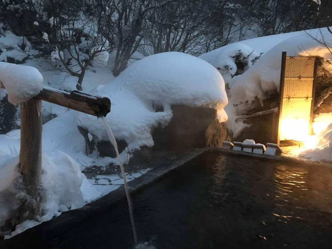 【日光・那須】奥鬼怒スノートレッキング＆雪見風呂ツアー１日コース