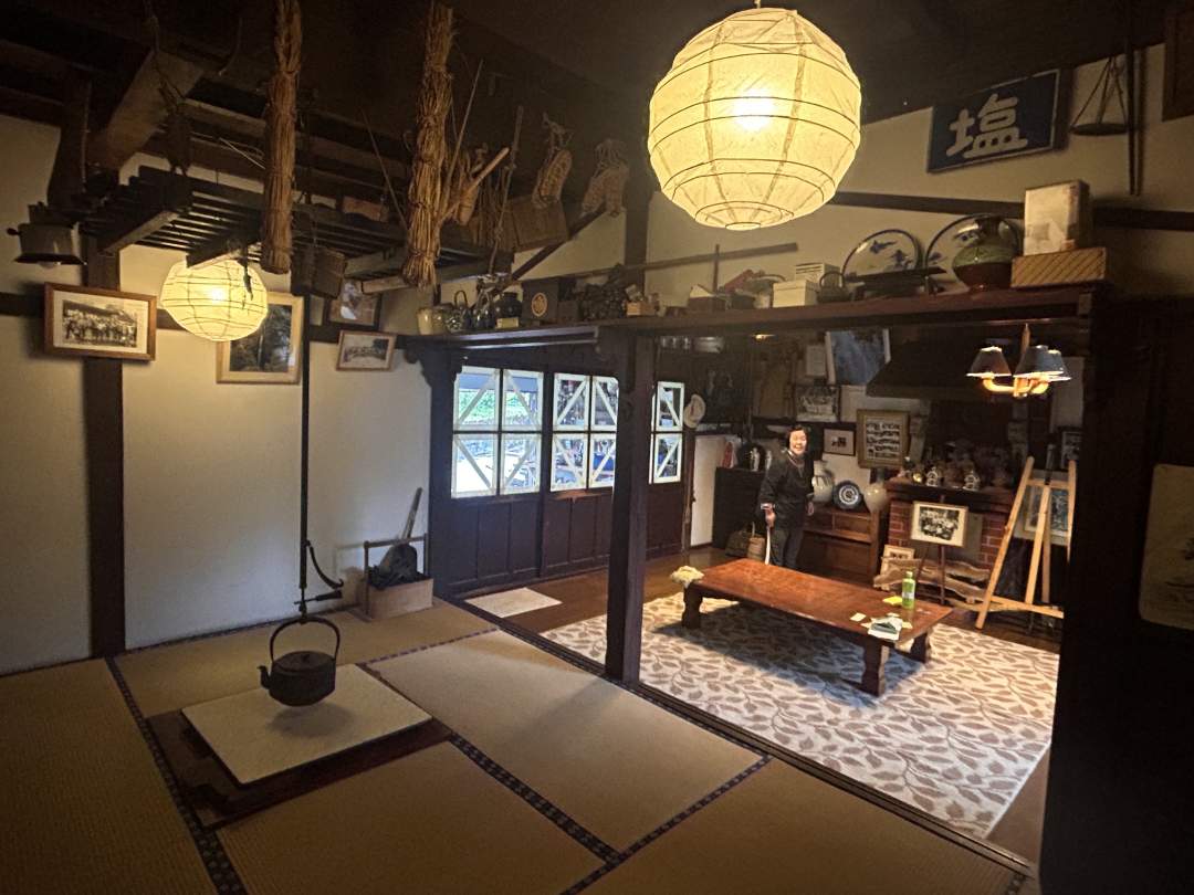 歴史が詰まった素敵なお部屋。