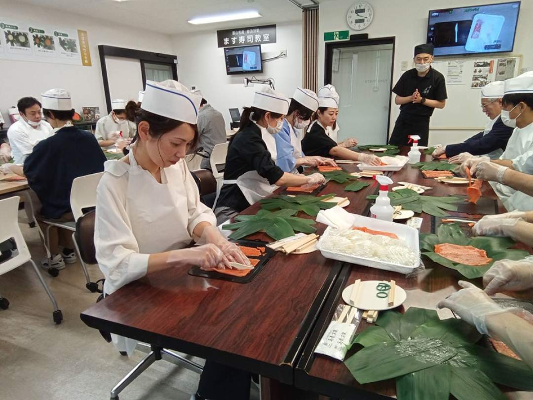 【富山・南砺市】富山の郷土料理『ます寿し』つくり体験＆工場見学ツアー