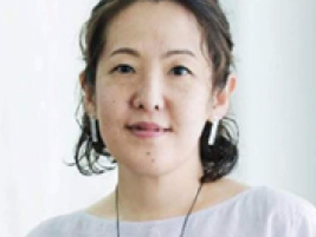 千石氏は、享保元年創業・14代続く老舗「中川政七商店」において、創業家以外で初めて社長に就任。
「日本の工芸を元気にする！」というビジョンのもと、いいものをつくり、世の中に伝えていくことに向き合っている。工芸をベースにした生活雑貨のSPA（製造小売）と、全国の工芸メーカーを支援する産地支援事業の両軸で工芸の未来を切り拓く取り組みについてお話しいただきます。