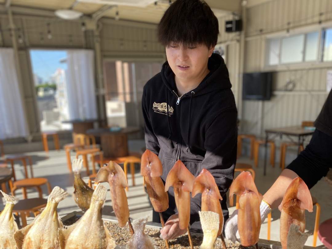 【福島・相馬市】若旦那と楽しむ、松川浦伝統の浜焼き体験！（宿泊セットプラン @遊学の宿いさみや）