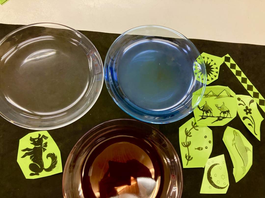 3種類のお皿から好きな素材を選びます。