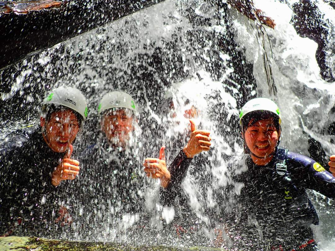 ツアー中にガイドが撮影したお写真は、当日中にLINEにてお送りいたします。冒険の思い出を、ぜひSNSでシェアしてくださいね！冒険島をご利用頂きまして、誠にありがとうございました。 お疲れ様でした。