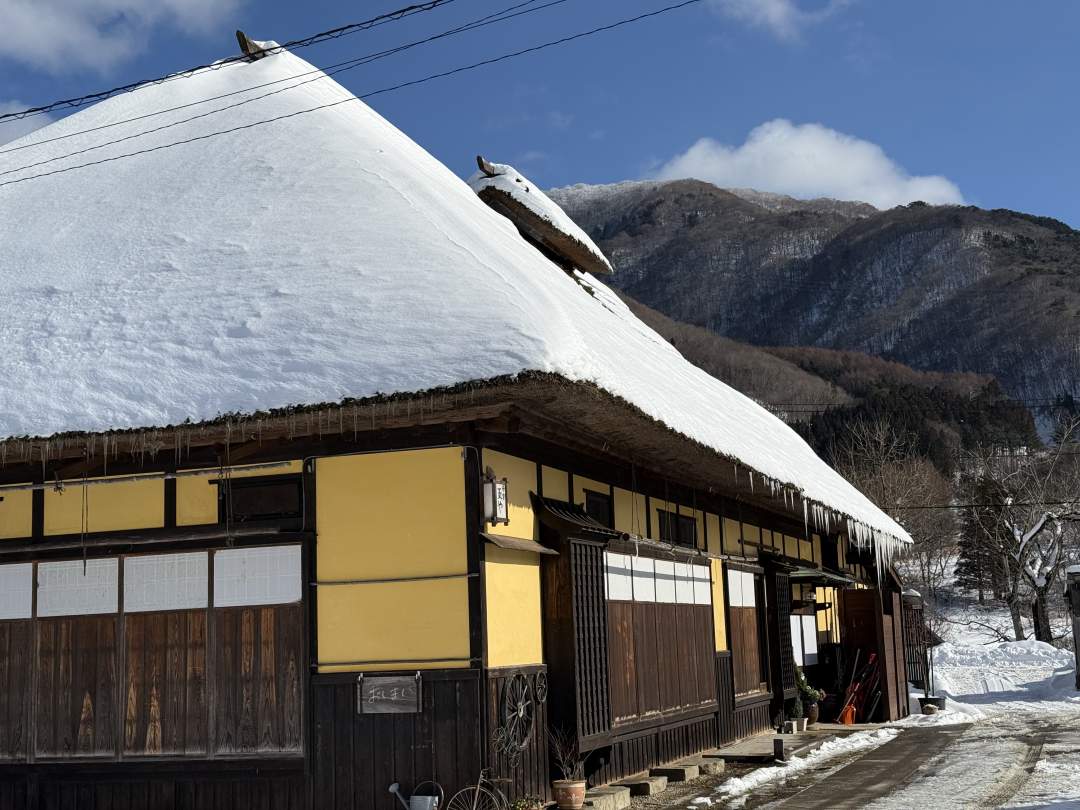 現代からぽっかりと取り残された秘境。昔ばなしの世界へ迷い込んだよう。