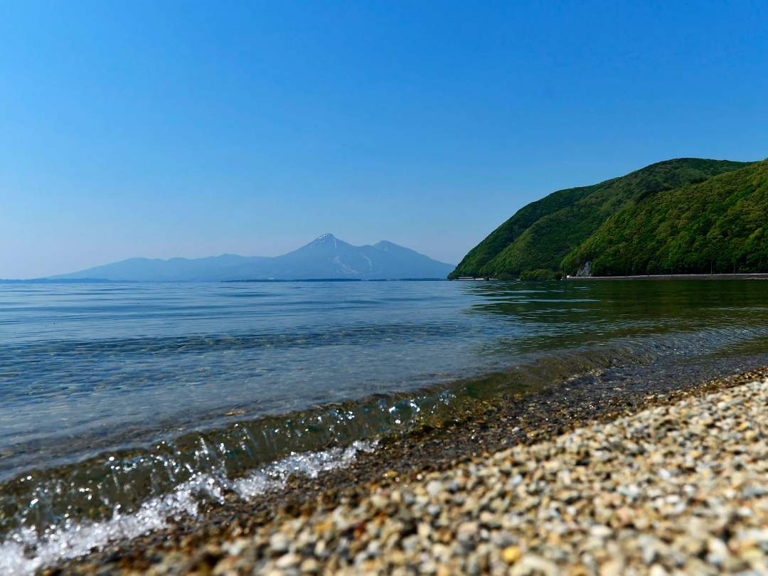 【福島・猪苗代町】ガイドと巡る天鏡の湖・猪苗代湖プライベートツアー｜天鏡閣と皇族の歴史