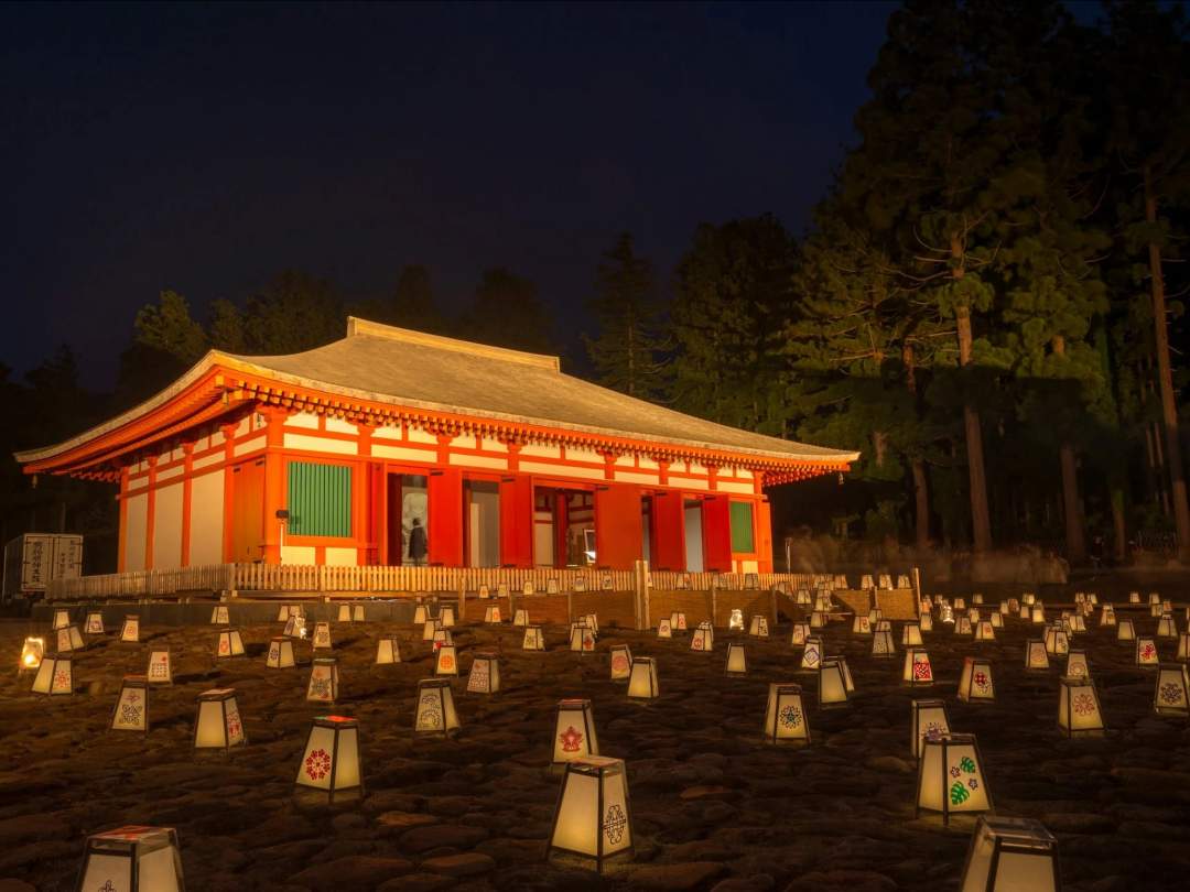 平安時代の高層 徳一菩薩が開いた会津の仏教文化を辿る旅。 「史跡慧日寺跡」を散策し資料館で会津の仏都を学びます。お昼は地元野菜の精進料理を。酒蔵見学も自然散策も入った欲張りコースです。