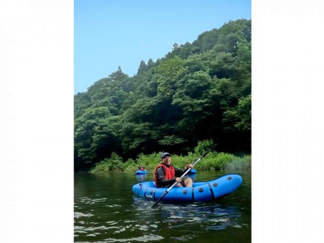 【小学生〜OK】川遊びデビューに最適！穏やかな川でパックラフト体験＆水上ティータイム付（3h）｜初心者・ファミリー歓迎！ガイド歴12年の店主が少人数制でご案内