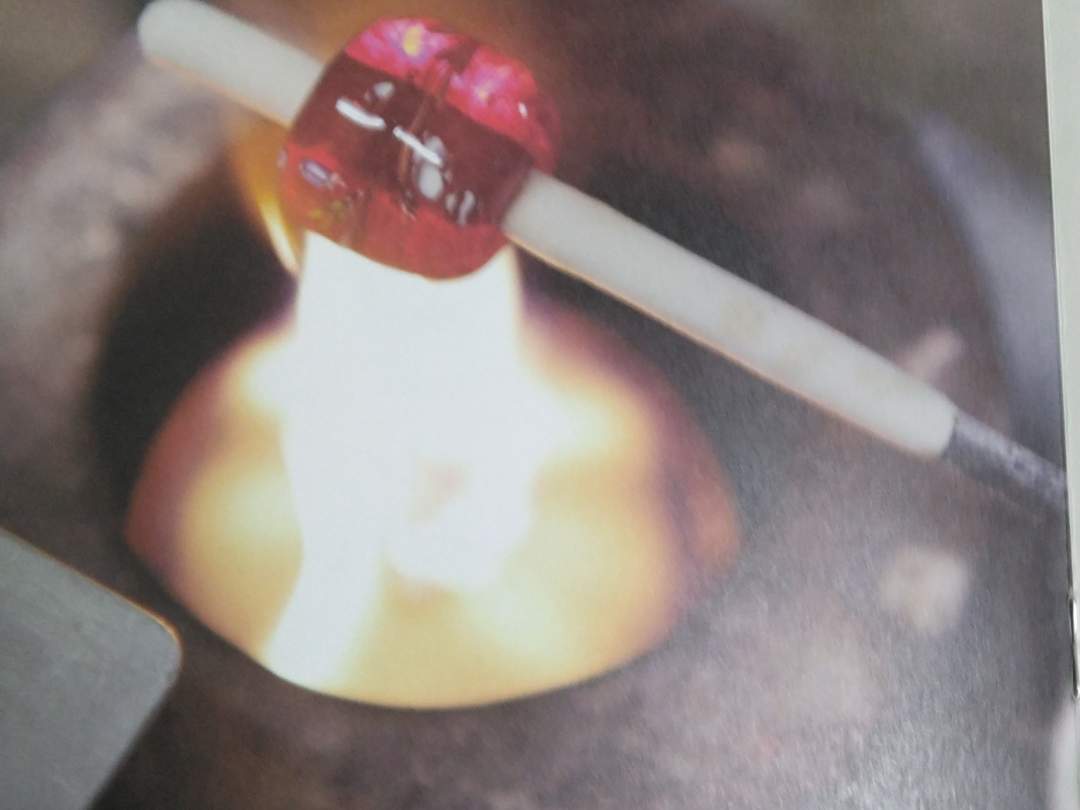 ストラップ作りには
火は使いません