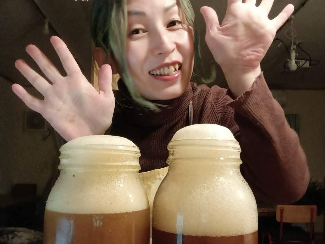 瓶を持って歩くだけの簡単な体験です。