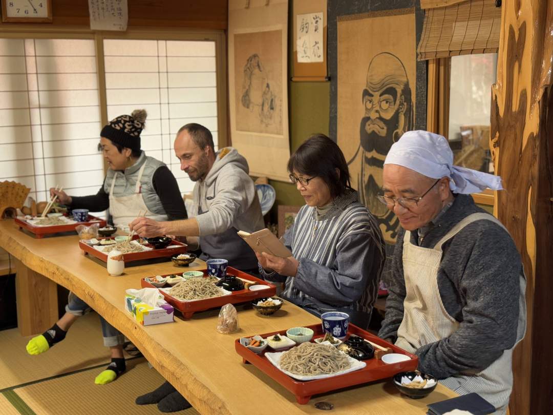 完全予約制の静かな空間で、奥会津の食文化と向き合う時間を過ごします。