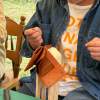 制作風景の例（三つ折り財布を製作中）
