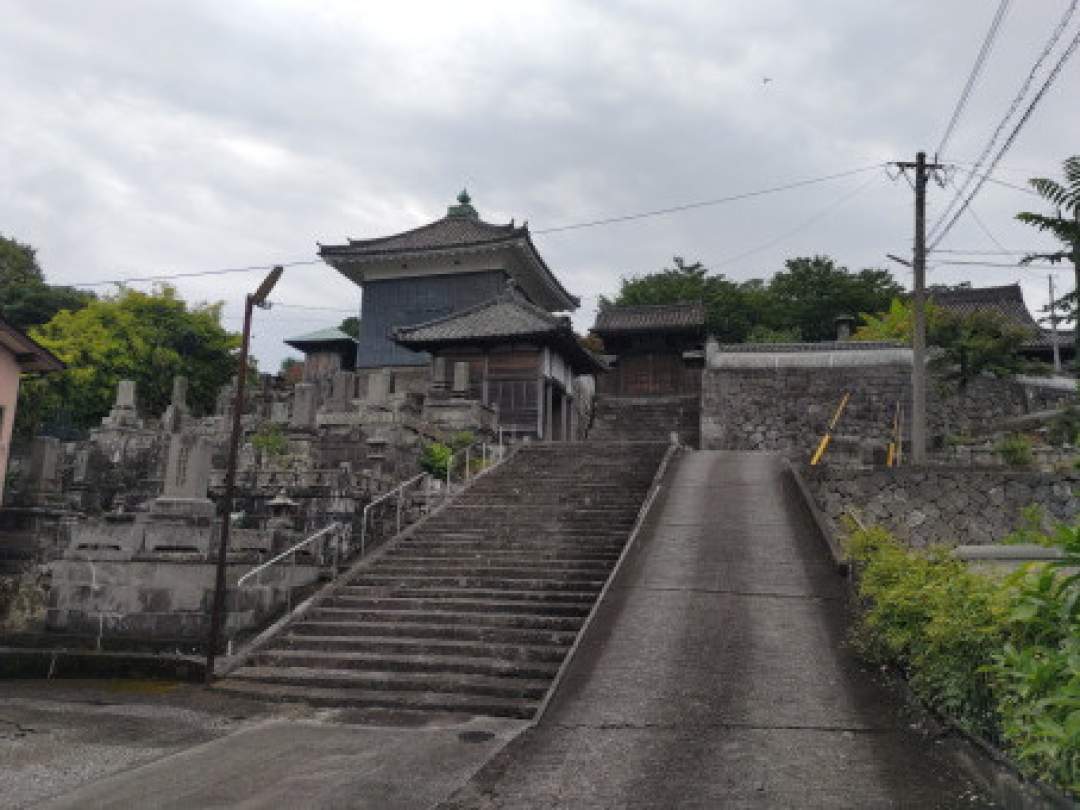 このツアー最大の見どころ。普段開放していない臼杵城主の菩提寺。子ｋのツアーに限り内覧できます。貴校な資料や芸術品を見学できます。