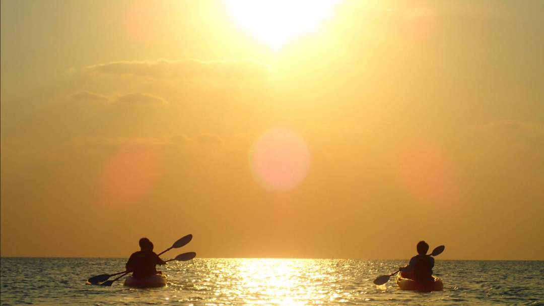 沖縄 宮古島 夕方 静寂の海でうっとり黄昏 サンセットsuporカヌー 写真データ無料 の予約 宮古島 Adventure Pipi 沖縄県離島 シェアベースマッチング 地域の体験プラン イベント 商品のwebマッチングサイト
