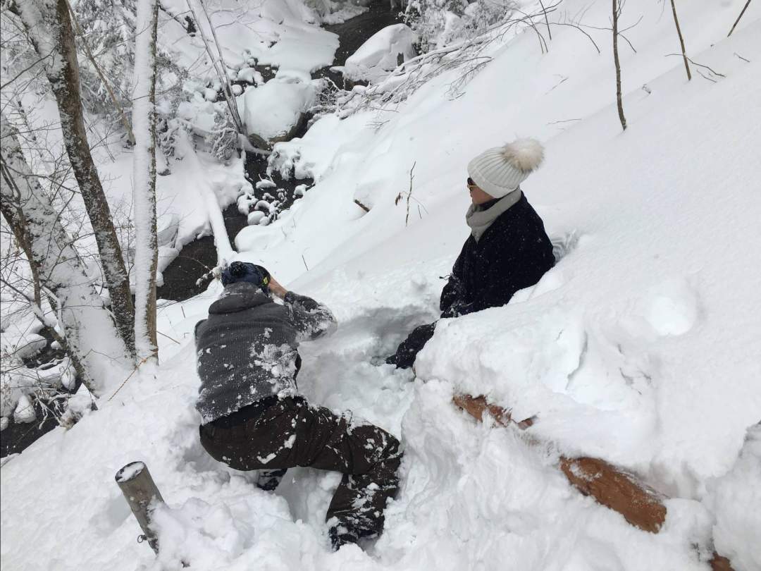 ふかふかの新雪で転んでも安心