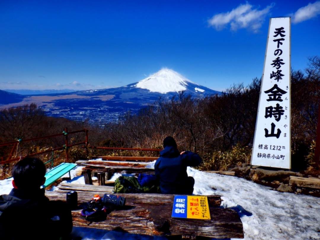秋冬は 雪のかぶった富士山を見れるチャンス大です。相模湾と駿河湾も見えるかも。