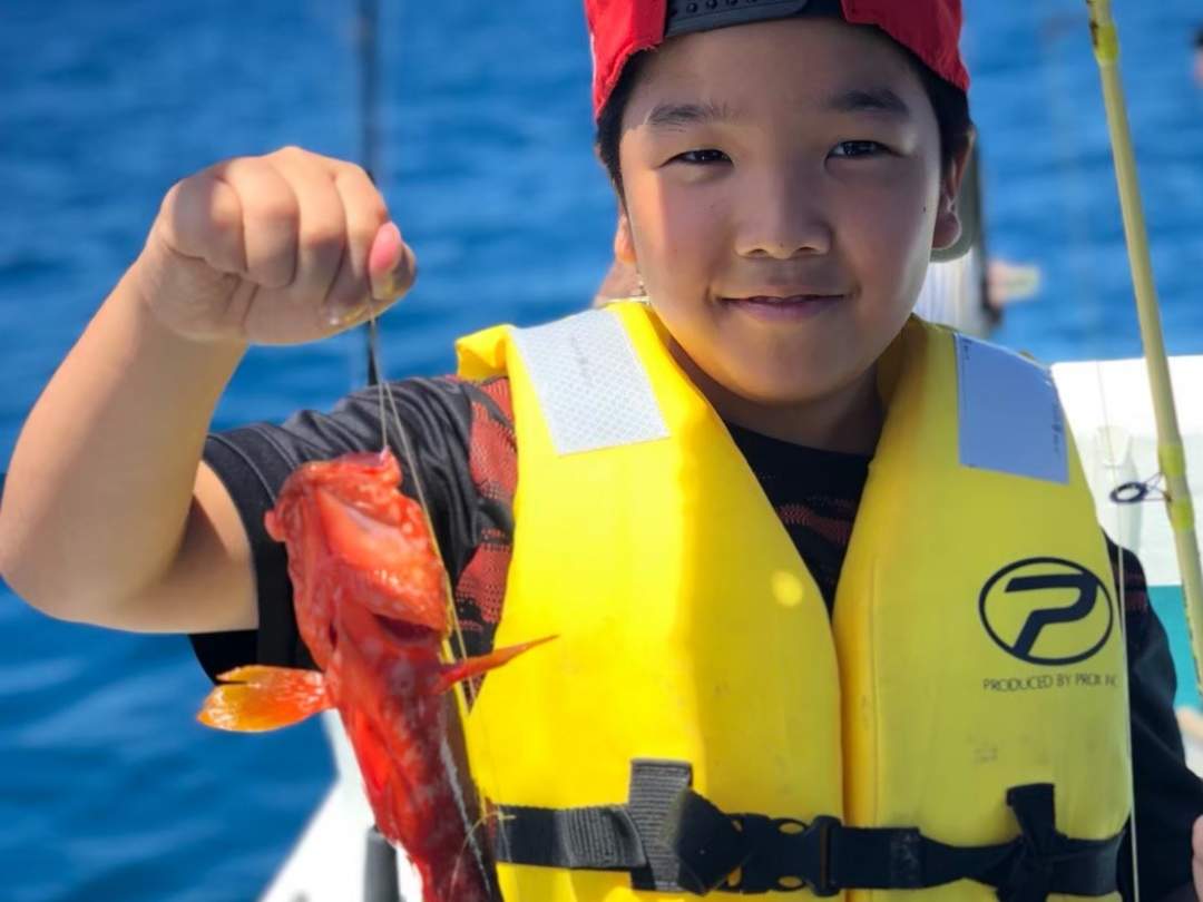 【沖縄本島・中部・嘉手納漁港発】【当日予約OK】3歳～ご参加OK♪初めての釣り体験にピッタリ！2時間で楽しめる南国フィッシングツアー☆【1名様～出航！】【初心者の方向け】