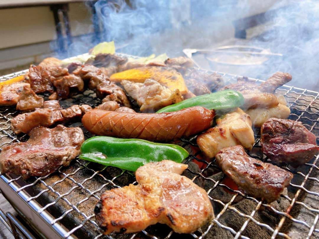 【肉肉BBQ】火おこしゴミ持帰りなし！食後は足湯に浸かりながらほっこり一息。