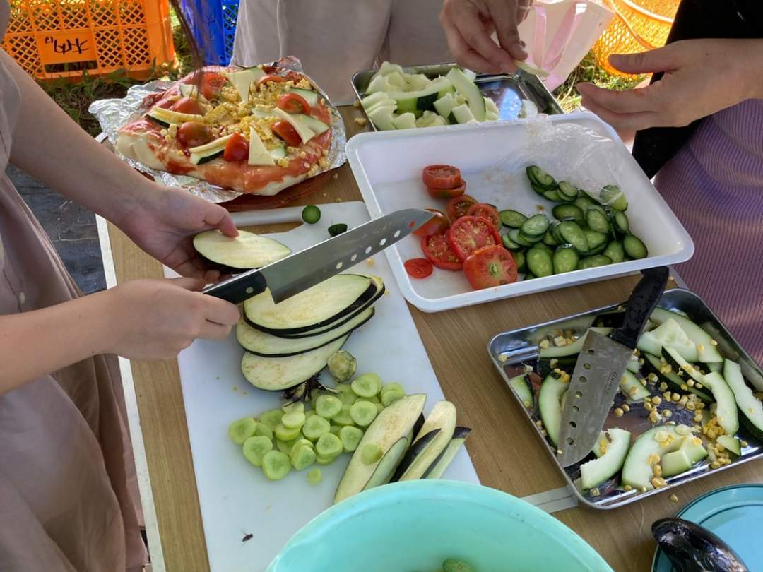 ピザ・シチュー用野菜を収穫・調理・試食体験！