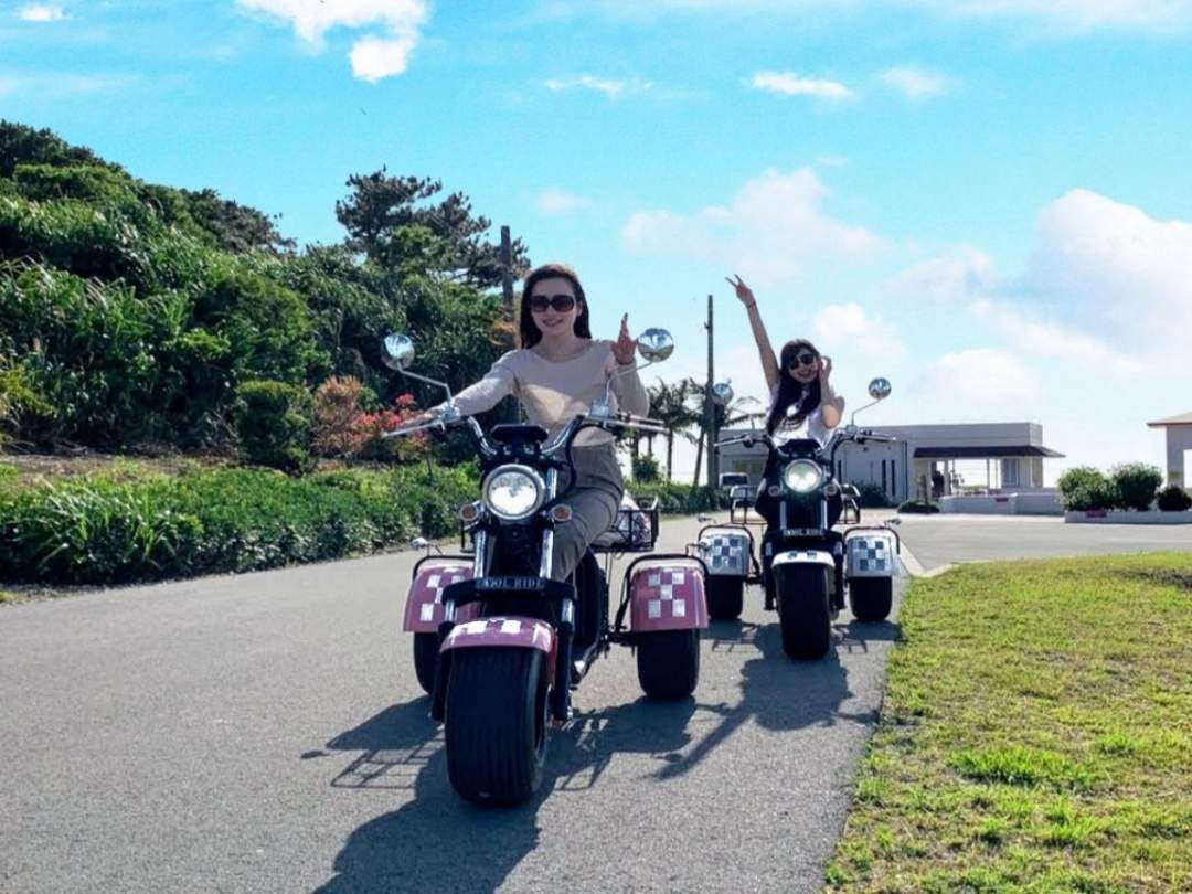 【沖縄 石垣島】ガイド付き川平湾めぐり(EVグラスボート乗船料込)