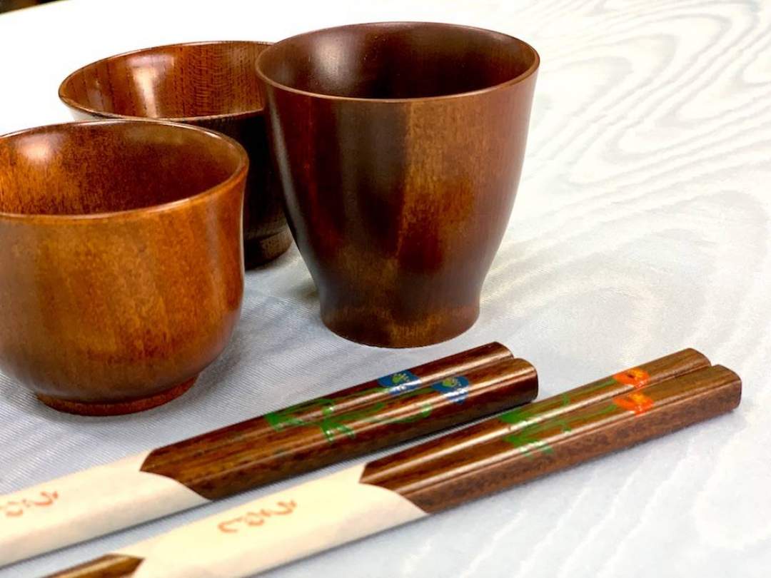 蒔絵師に学ぶ日本の伝統工芸〜【お箸・ぐい呑み】本漆を使った本格蒔絵体験♪〜