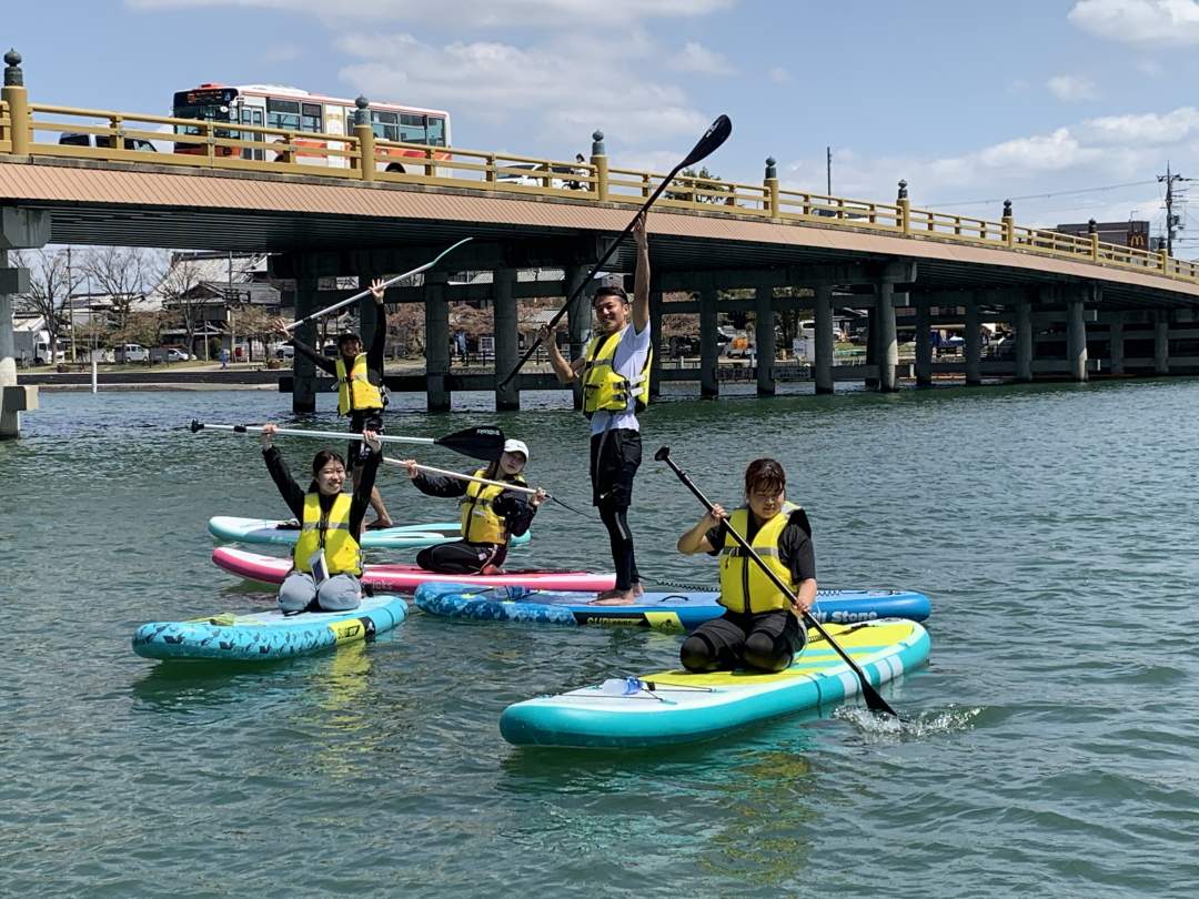 【滋賀県大津市】琵琶湖でSUPツアー！友達や家族と日本一の湖を満喫プラン｜京都駅から電車で15分とアクセスも良好【今だけ写真プレゼント付き】