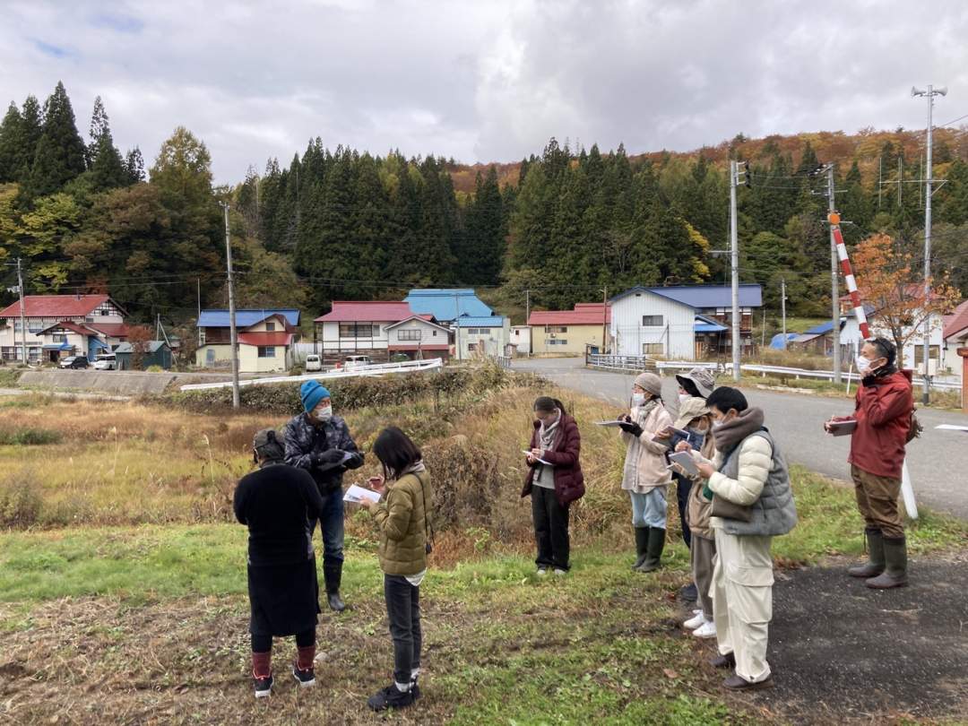 小さな集落を歩いて観察しました。約１時間。