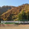 要害山と只見線の列車（写真提供只見町）