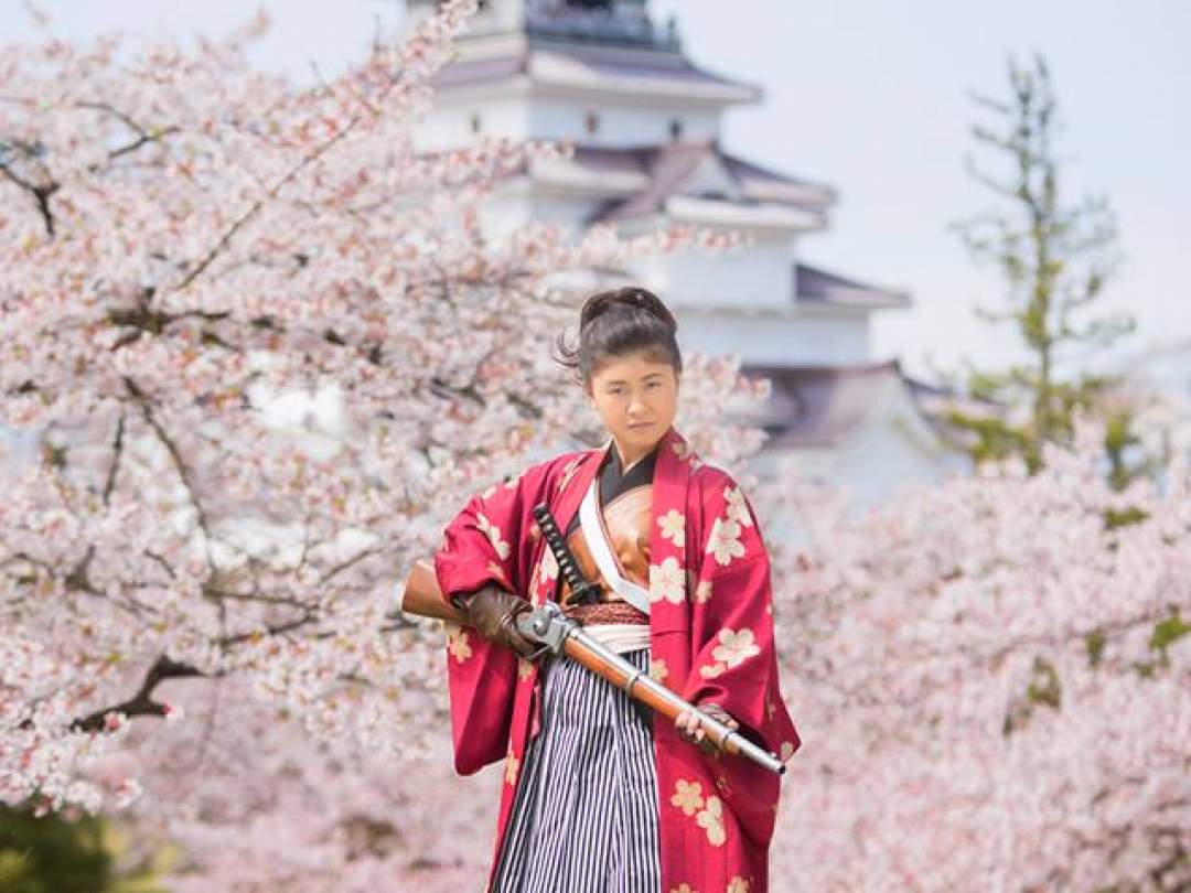 會津のジャンヌダルク新島八重。  大河ドラマ「八重の桜」風の衣装です。こちらはヘアメイクが付きます。