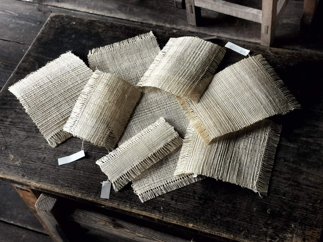 ただじっくりと、淡々と。自然と共に暮らす村で味わう、手仕事の時間。