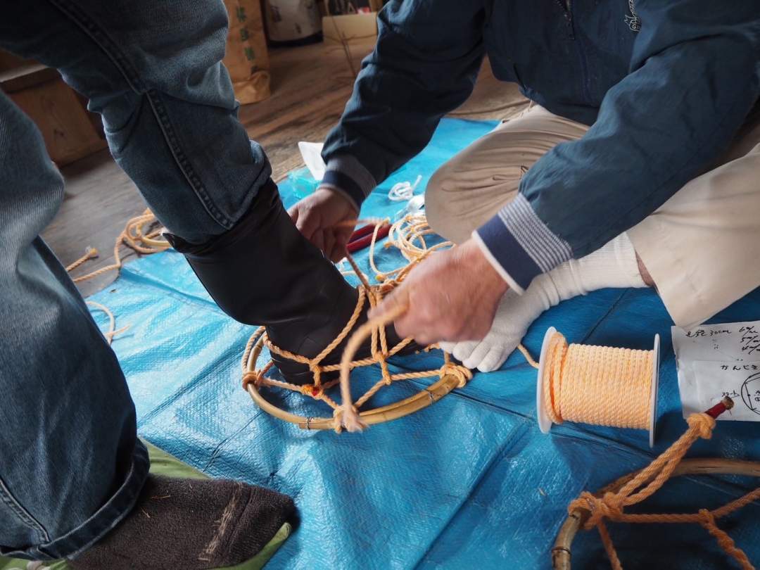 三島町・間方で奥会津の必需品「かんじき」を作って、美しい雪上散歩体験