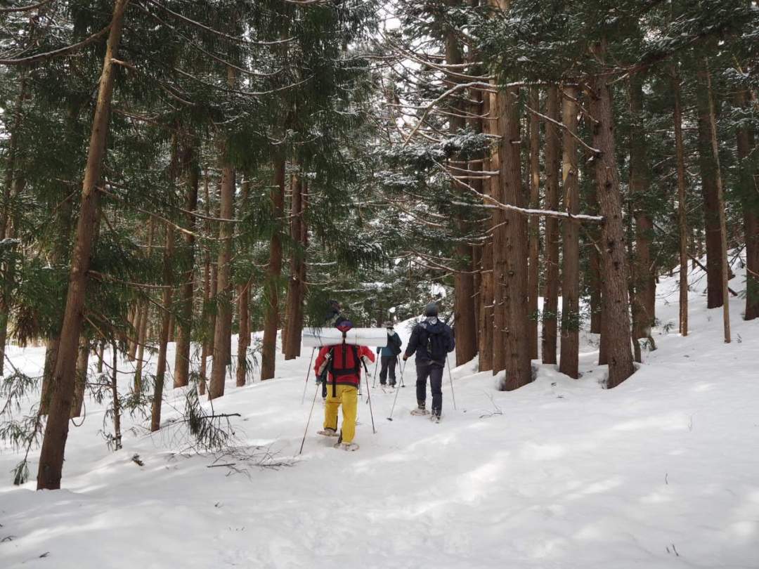 三島町・間方で奥会津の必需品「かんじき」を作って、美しい雪上散歩体験