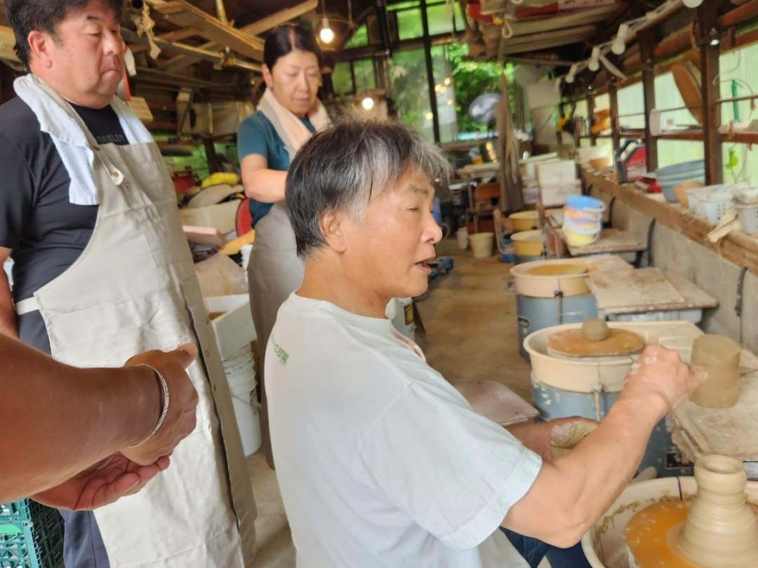 はじめはおちゃらけでも　自分で始めると何故か黙々と作陶にはまります