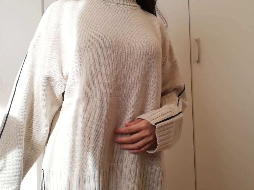 ラインがアクセントに♡バイカラーラインニット