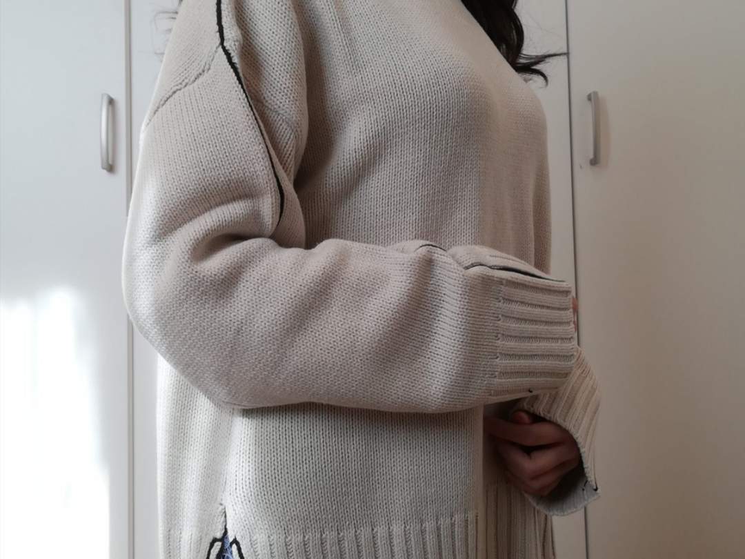 ラインがアクセントに♡バイカラーラインニット