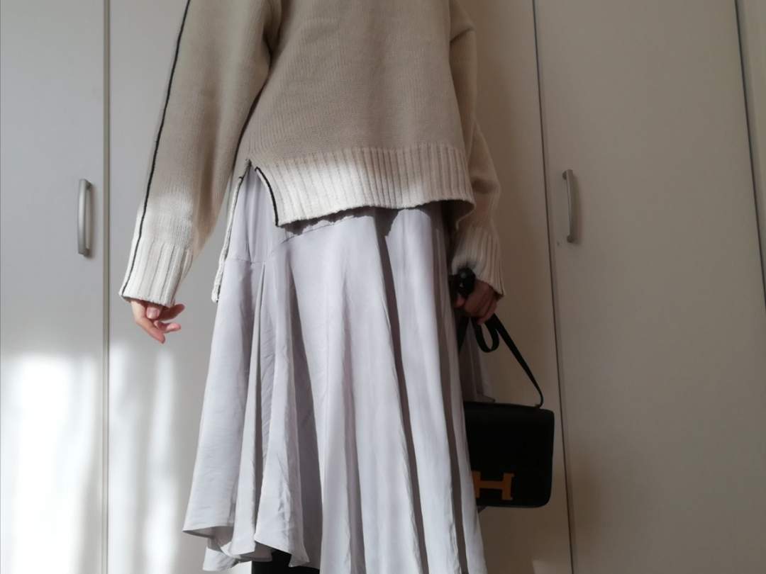 ラインがアクセントに♡バイカラーラインニット