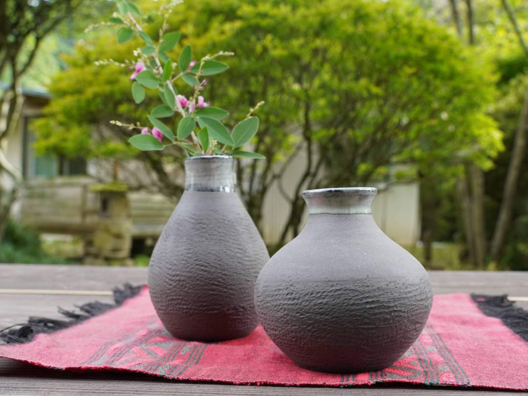 小さなお花を飾るのにちょうどいいサイズです。