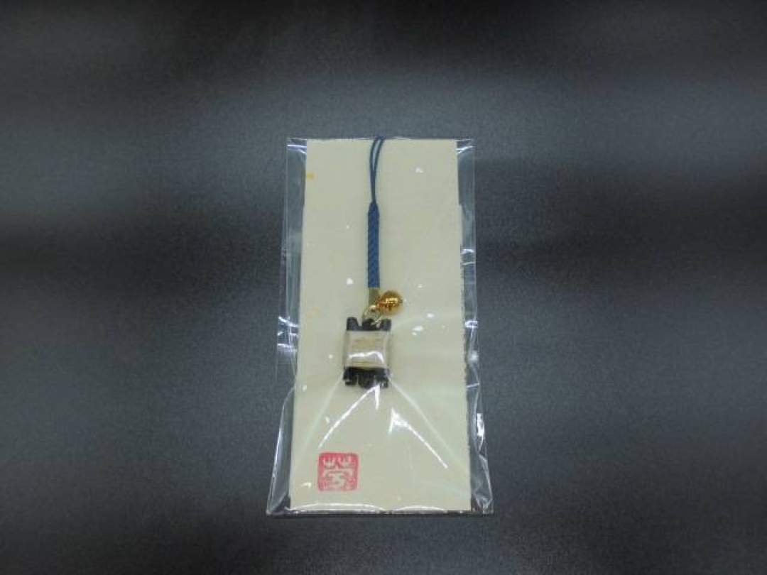 昭和村産からむしの手績み糸ストラップ