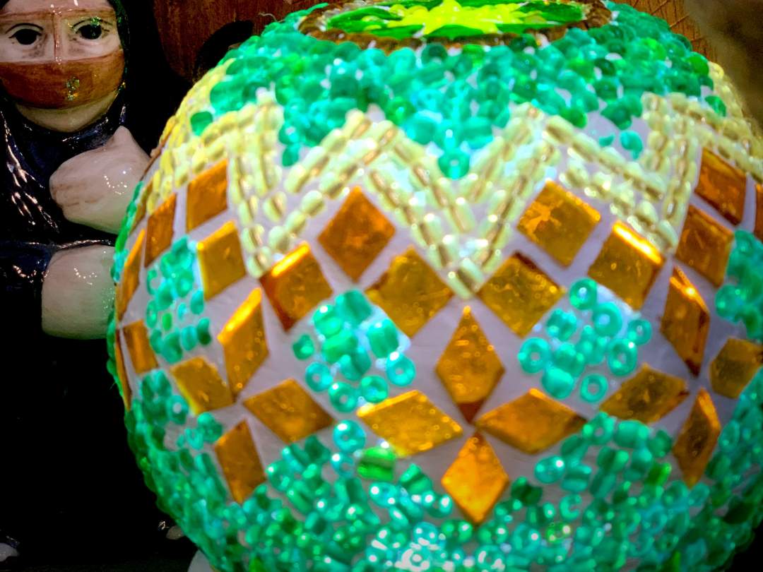 小さなLEDに被せるとコードレスランプに