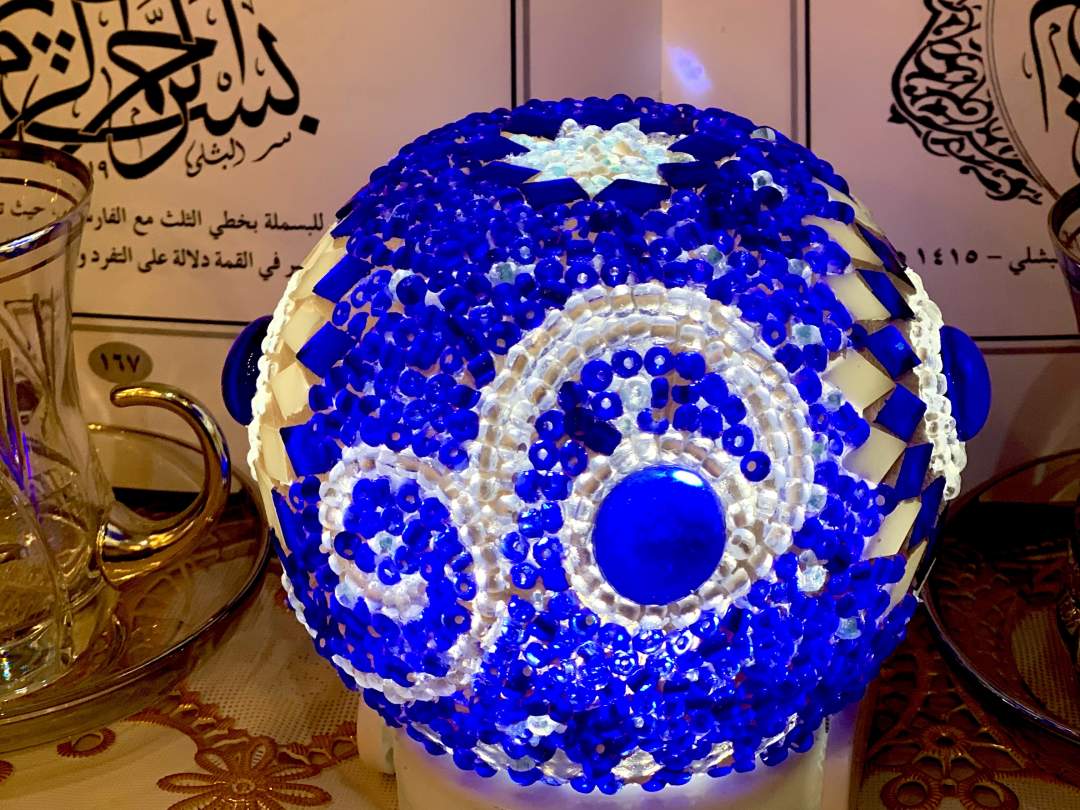 小さなLEDに被せるとコードレスランプに