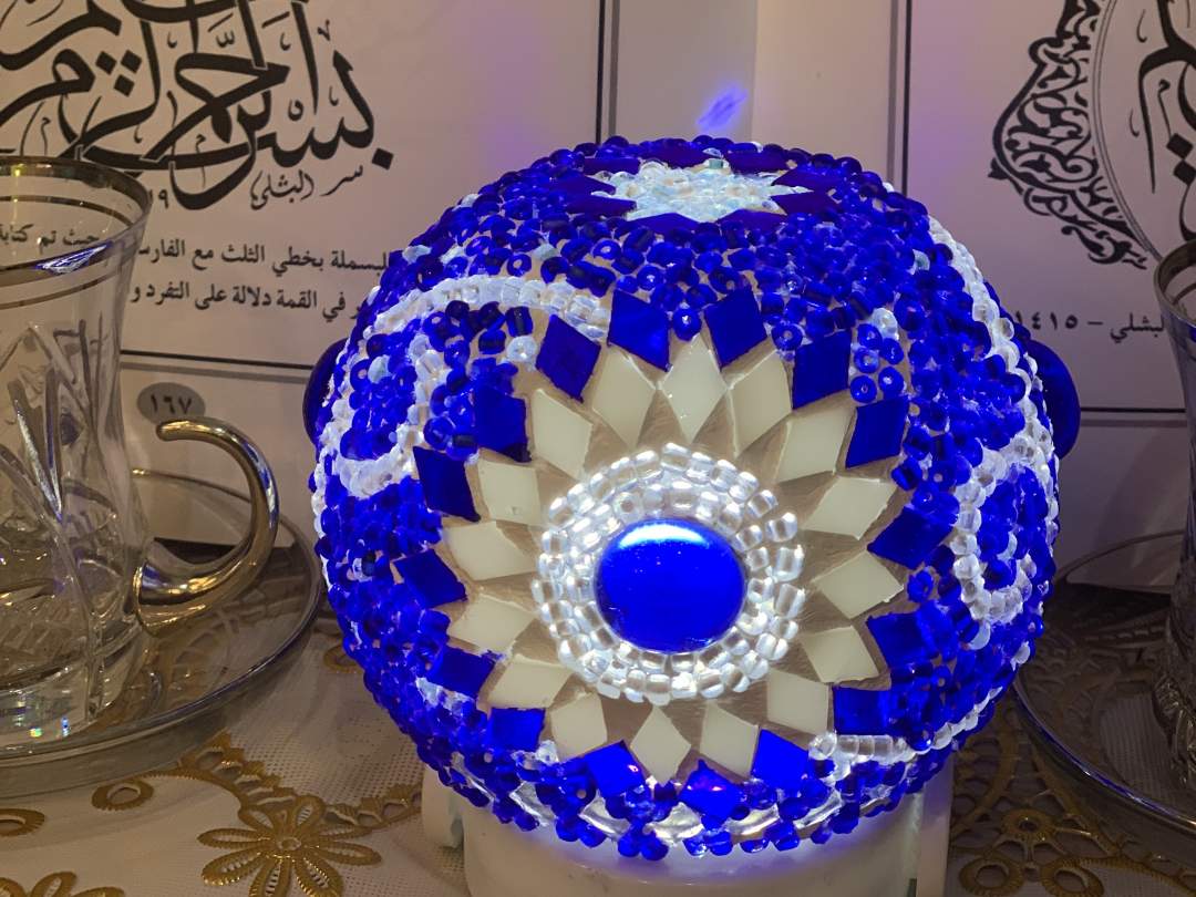 花びら少し色合いを変えてます
お好きな方を正面にどうぞ