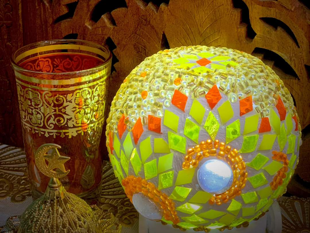 小さなLEDに被せるとコードレスランプに

3つの向日葵モチーフ
気分に合わせて向きをお選びいただけます