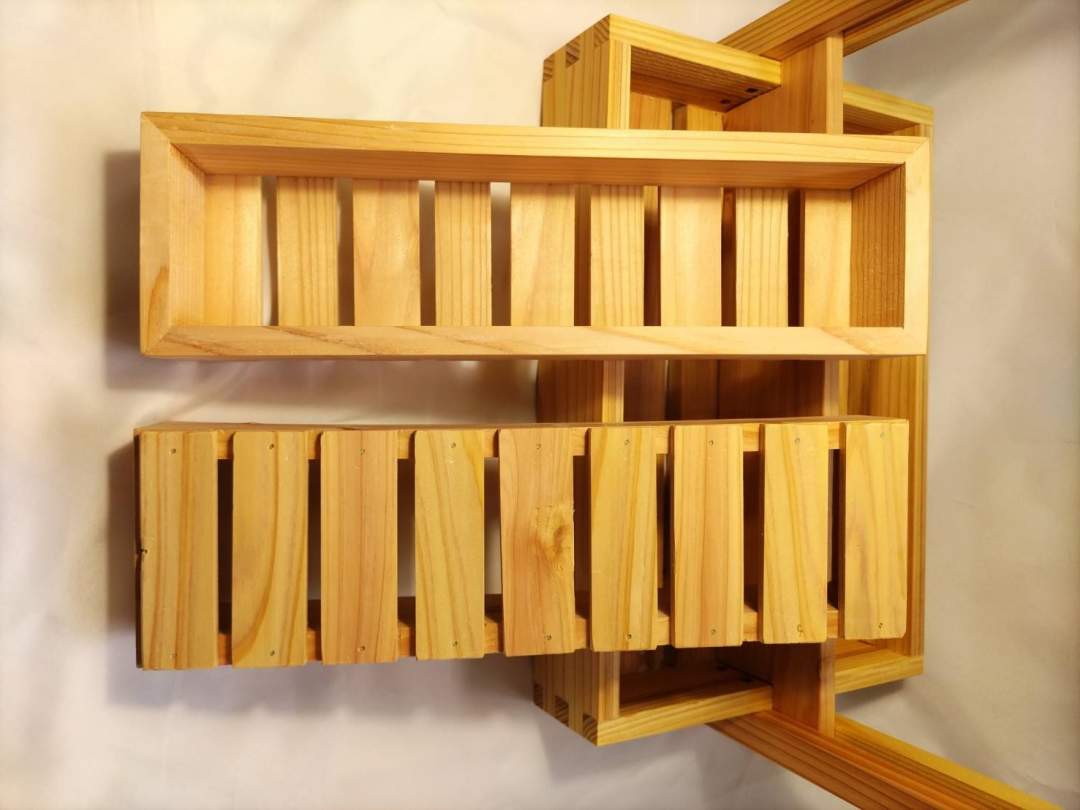 園芸用品向けに水が抜けられるようにできます。