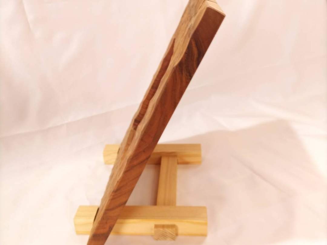 本体…約26.8×22.3×1.6cm
スタンド…約18.6×15.2×2.3cm