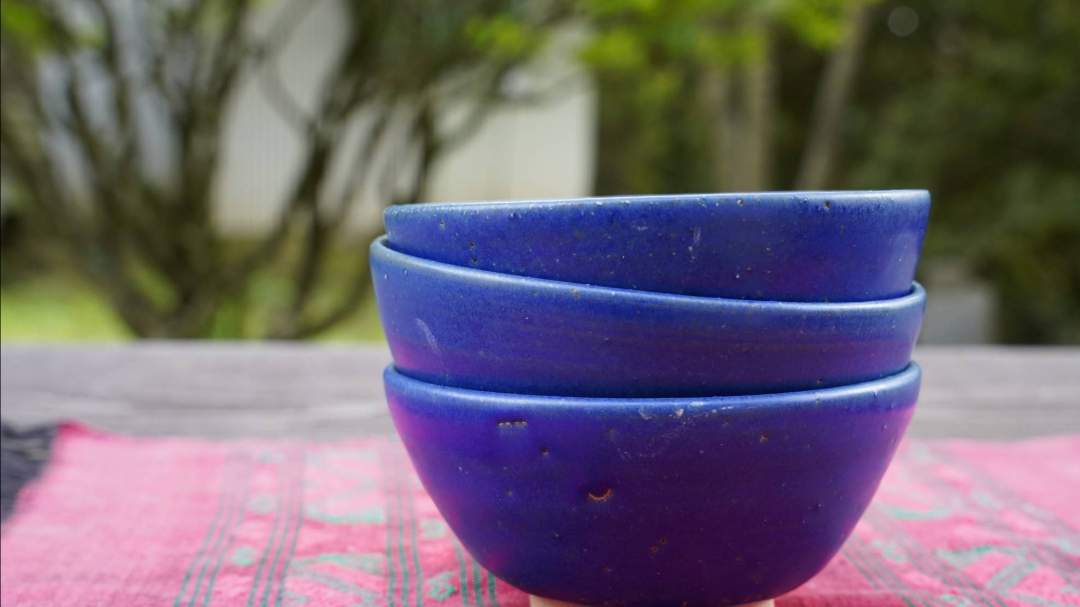 ご飯が綺麗に見える青のお茶碗のお取り寄せ販売 通販 遊陶窯 福島県伊達市シェアベースマッチング 地域の体験プラン イベント 商品のwebマッチングサイト