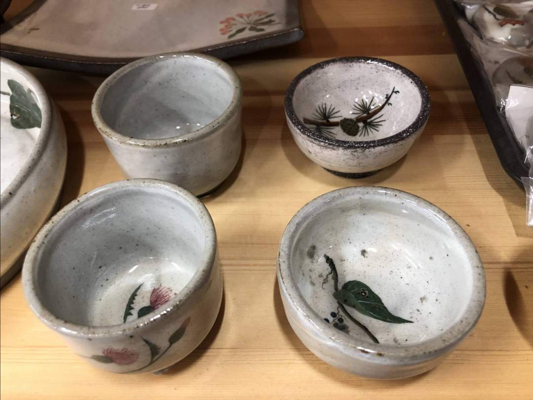 お食事やお飲み物にも利用できます。